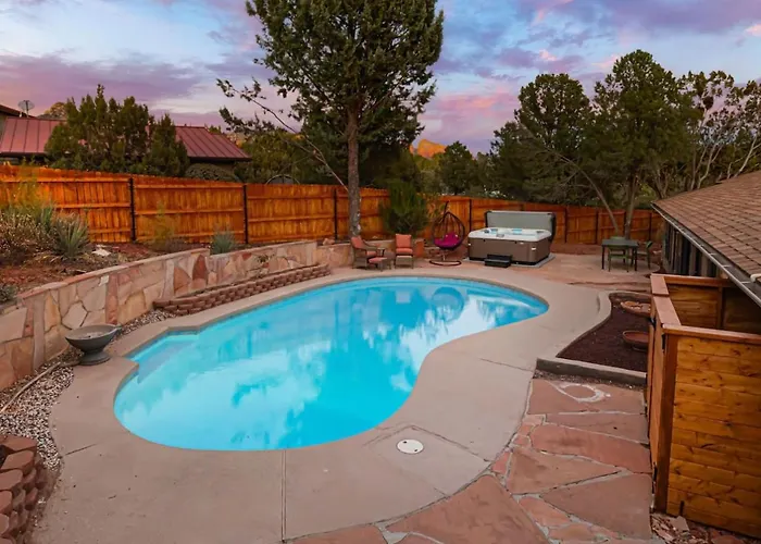 Centrally Located With Pool, Hot Tub, & Firepit *