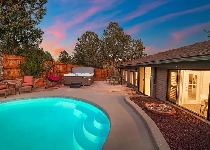 Centrally Located With Pool, Hot Tub, & Firepit Sedona