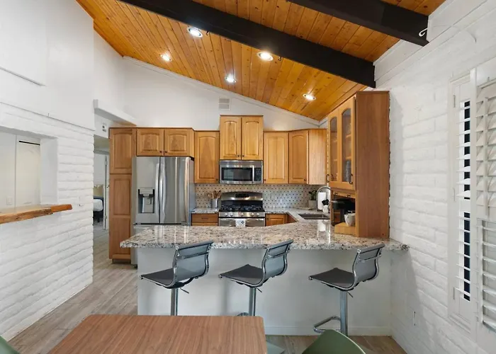 Centrally Located With Pool, Hot Tub, & Firepit Holiday home Sedona