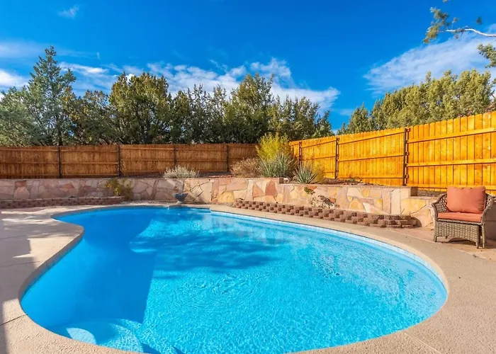 Centrally Located With Pool, Hot Tub, & Firepit