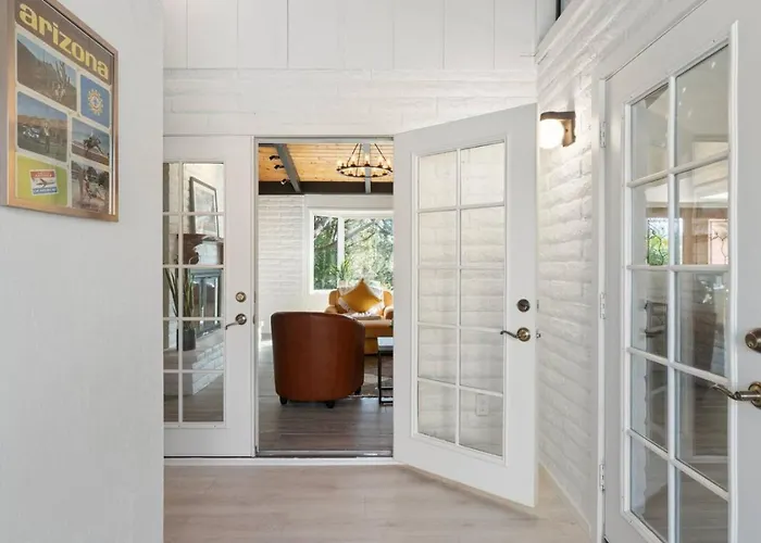Centrally Located With Pool, Hot Tub, & Firepit