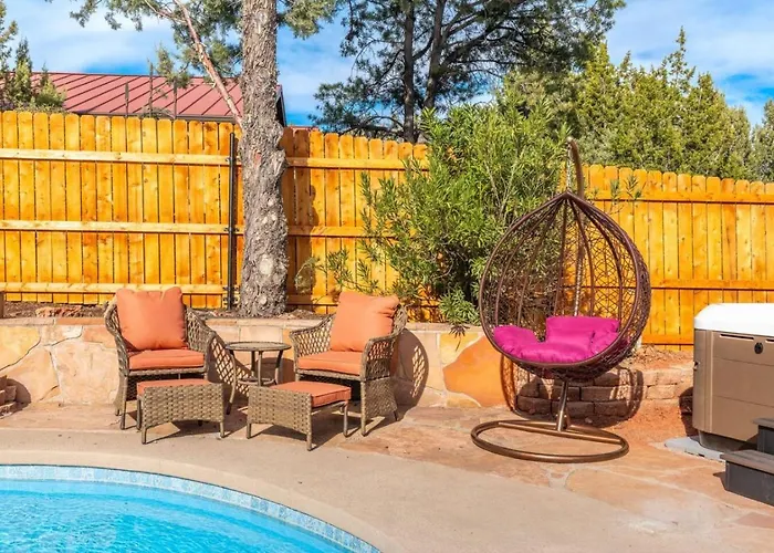 Centrally Located With Pool, Hot Tub, & Firepit