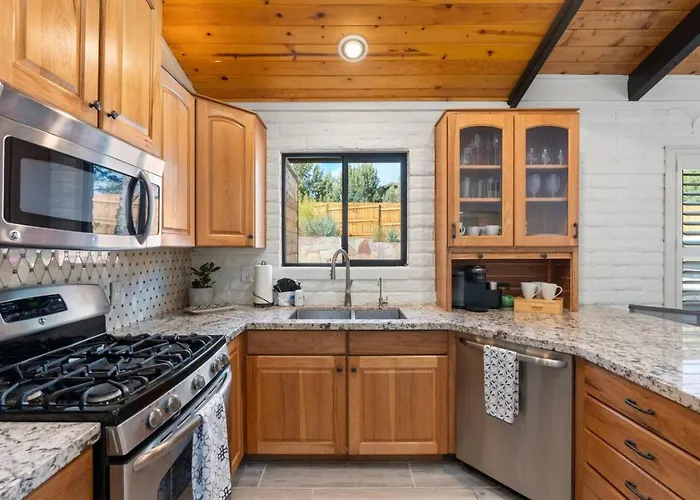 Centrally Located With Pool, Hot Tub, & Firepit * Sedona