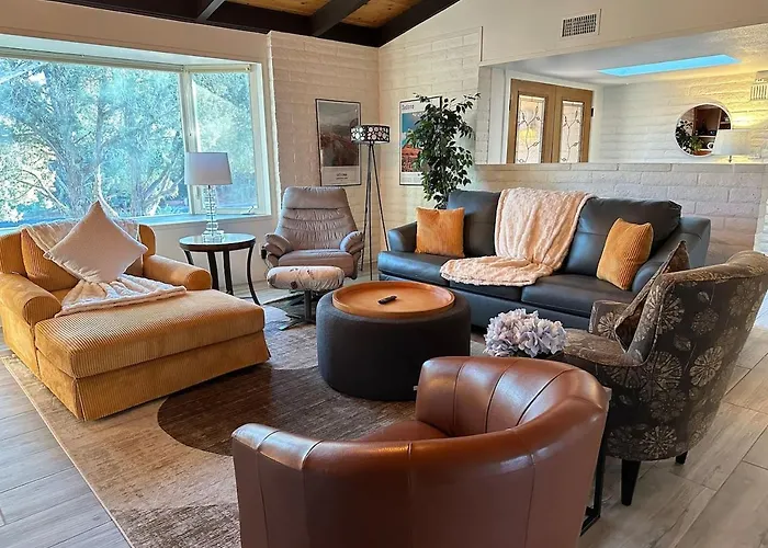 Centrally Located With Pool, Hot Tub, & Firepit Holiday home Sedona